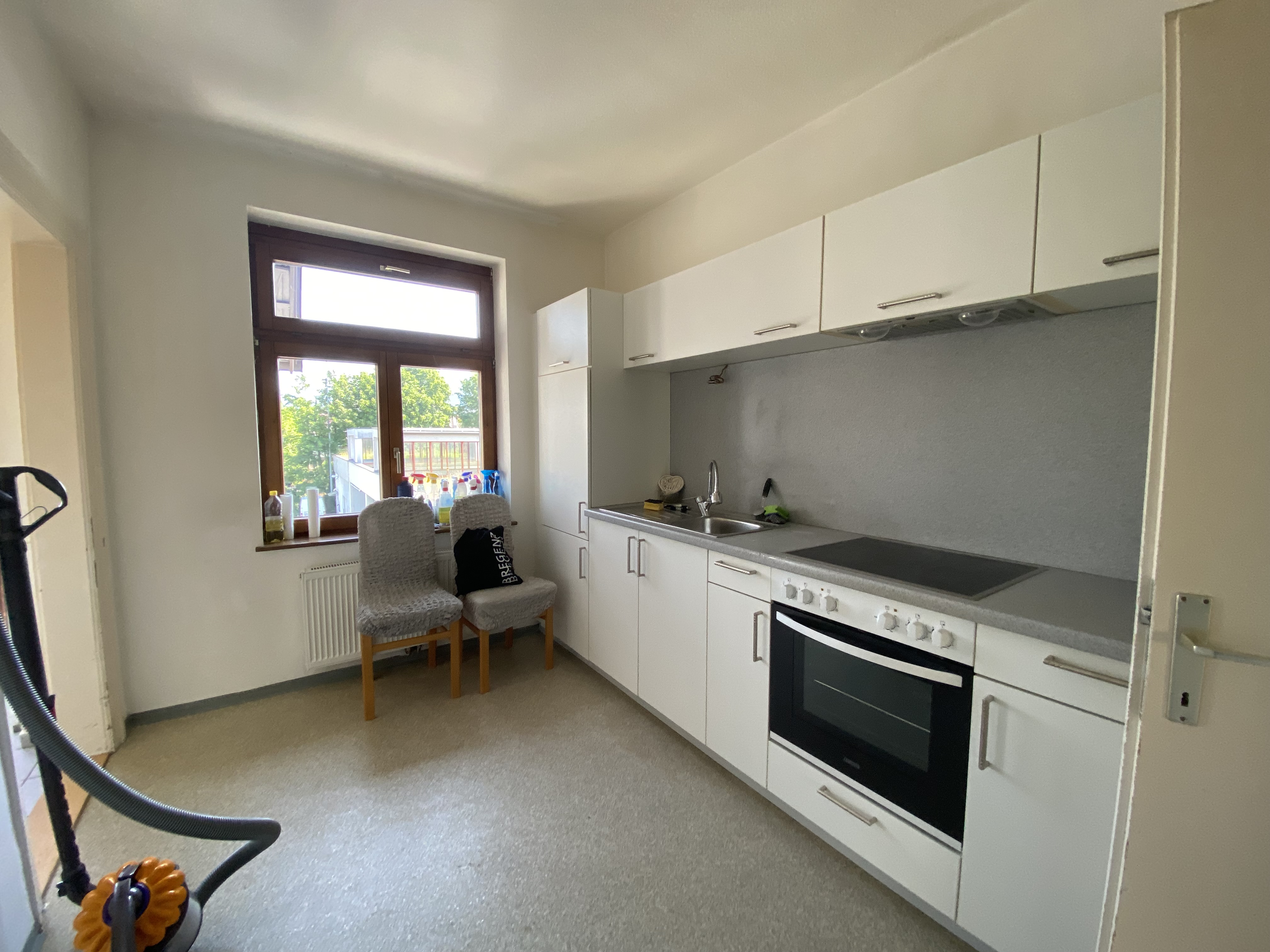 &quot;ohne Provision&quot; helle 3,5 Zimmer Wohnung mit verglaster Veranda