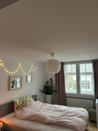 NACHMIETER GESUCHT: Wunderschöne, helle Zwei-Zimmer-Wohnung im Herzen von Dornbirn – zentral gelegen und perfekt für Singles oder Paare.
