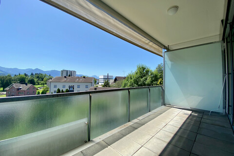 ohne Provision -  helle 2 Zimmer Wohnung mit Balkon