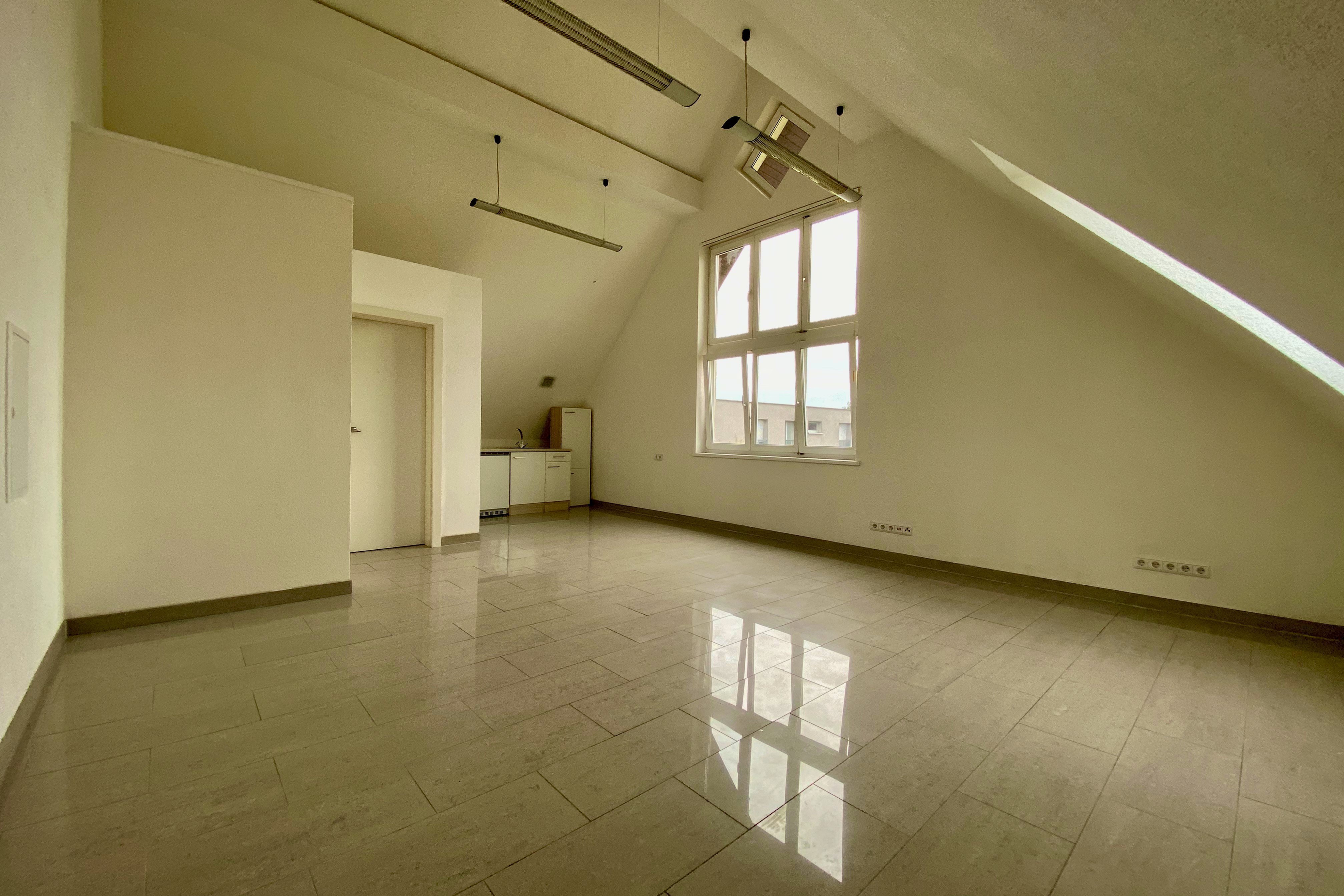 &amp;#34;ohne Provision&amp;#34; geräumige 1 Zimmer Wohnung in zentraler Lage