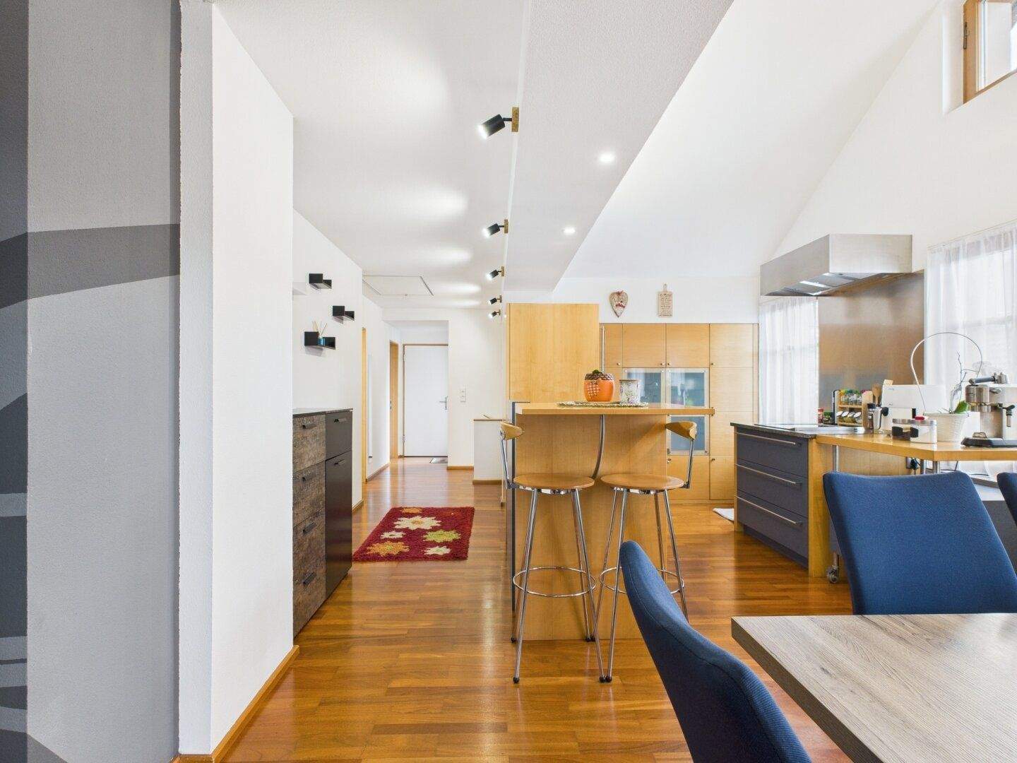 Charmante 2,5-Zimmer-Dachgeschosswohnung mit Terrasse und Fernblick in Hohenems