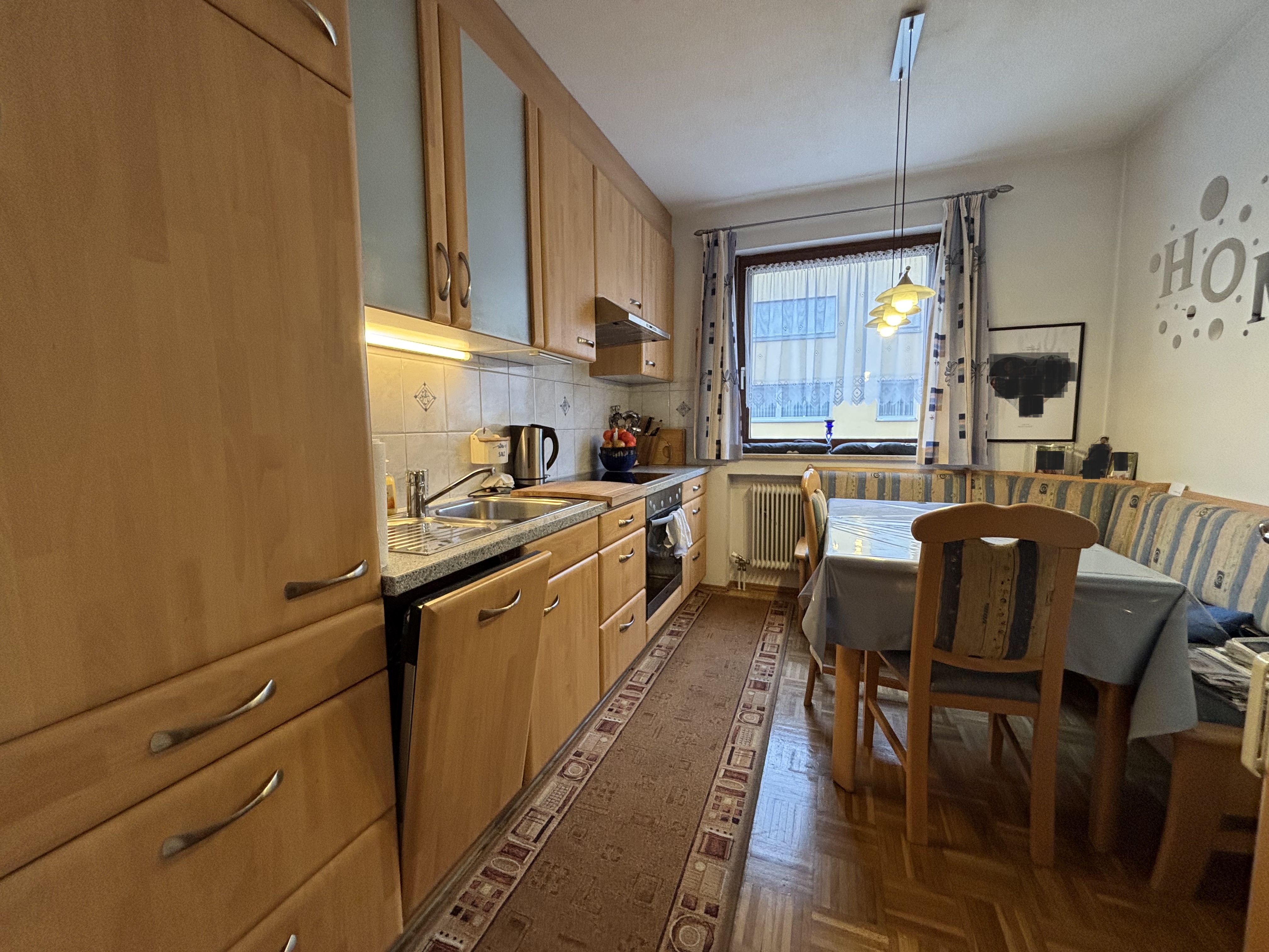 &amp;#34;ohne Provision&amp;#34; gemütliche, teilmöblierte 2,5 Zimmer Wohnung mit verglastem Balkon