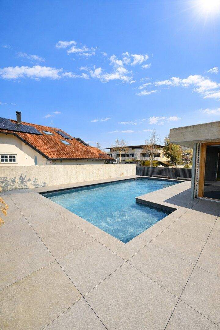 Wohnung zur Miete3.700&nbsp;€7 Zimmer&nbsp;&nbsp;•&nbsp;&nbsp;240 m²Wolfurt (6922)AnrufenKontaktieren