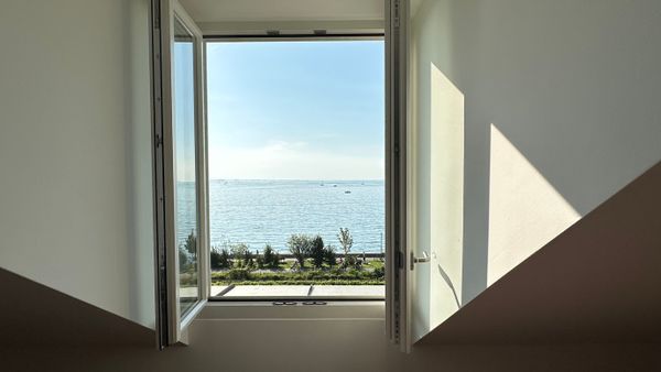 Traumhafte 2-Zimmer-Dachgeschosswohnung in neu renovierter Villa in Lochau am Bodensee zu vermieten