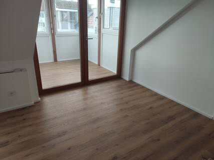 Frisch renovierte Wohnung im Dachgeschoss für 1-Personen-Haushalt