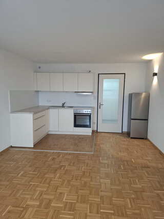 Neu renovierte 1-Zimmer-Wohnung mit ca. 32 m² - provisionsfrei